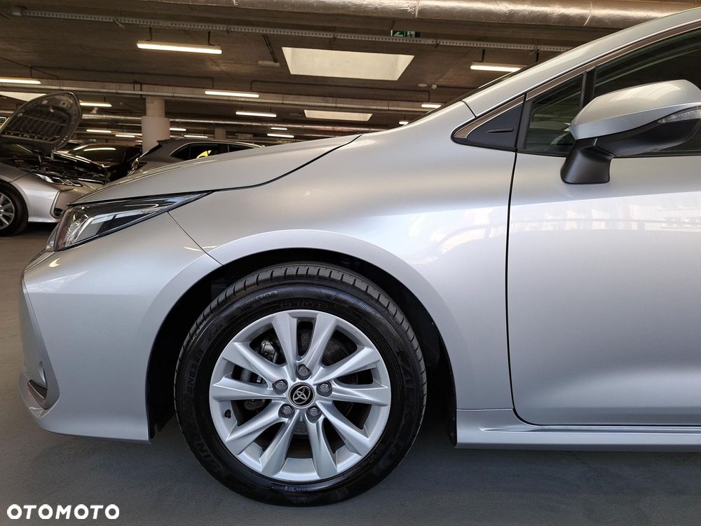 Toyota Corolla 1.8 Hybrid Comfort - 32