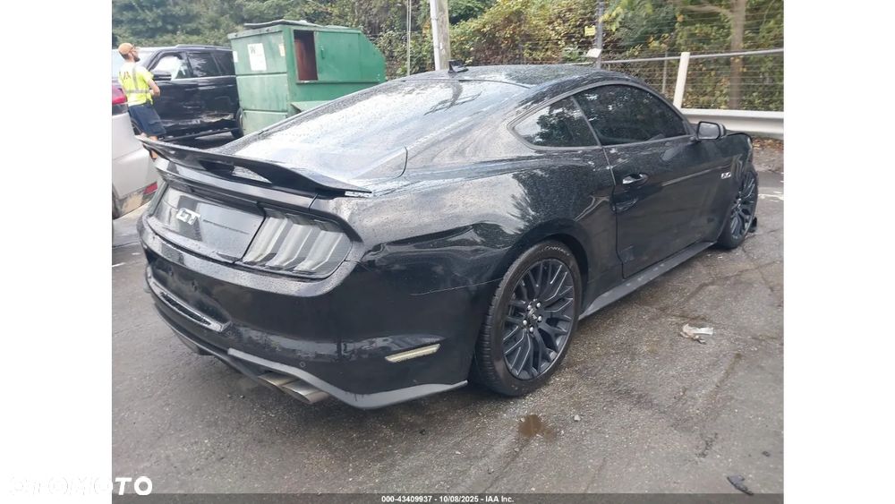 Ford Mustang - 5
