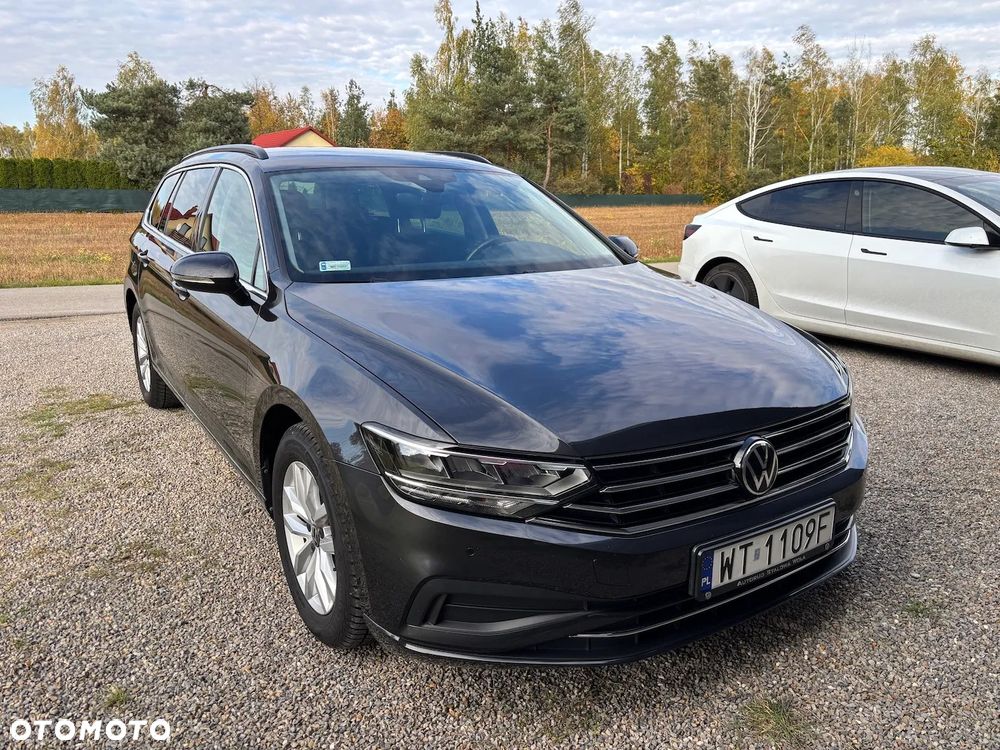 Volkswagen Passat - 1