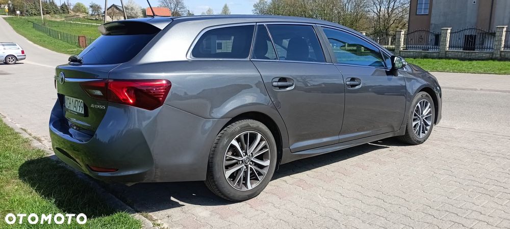 Toyota Avensis 2.0 D-4D Premium - 14