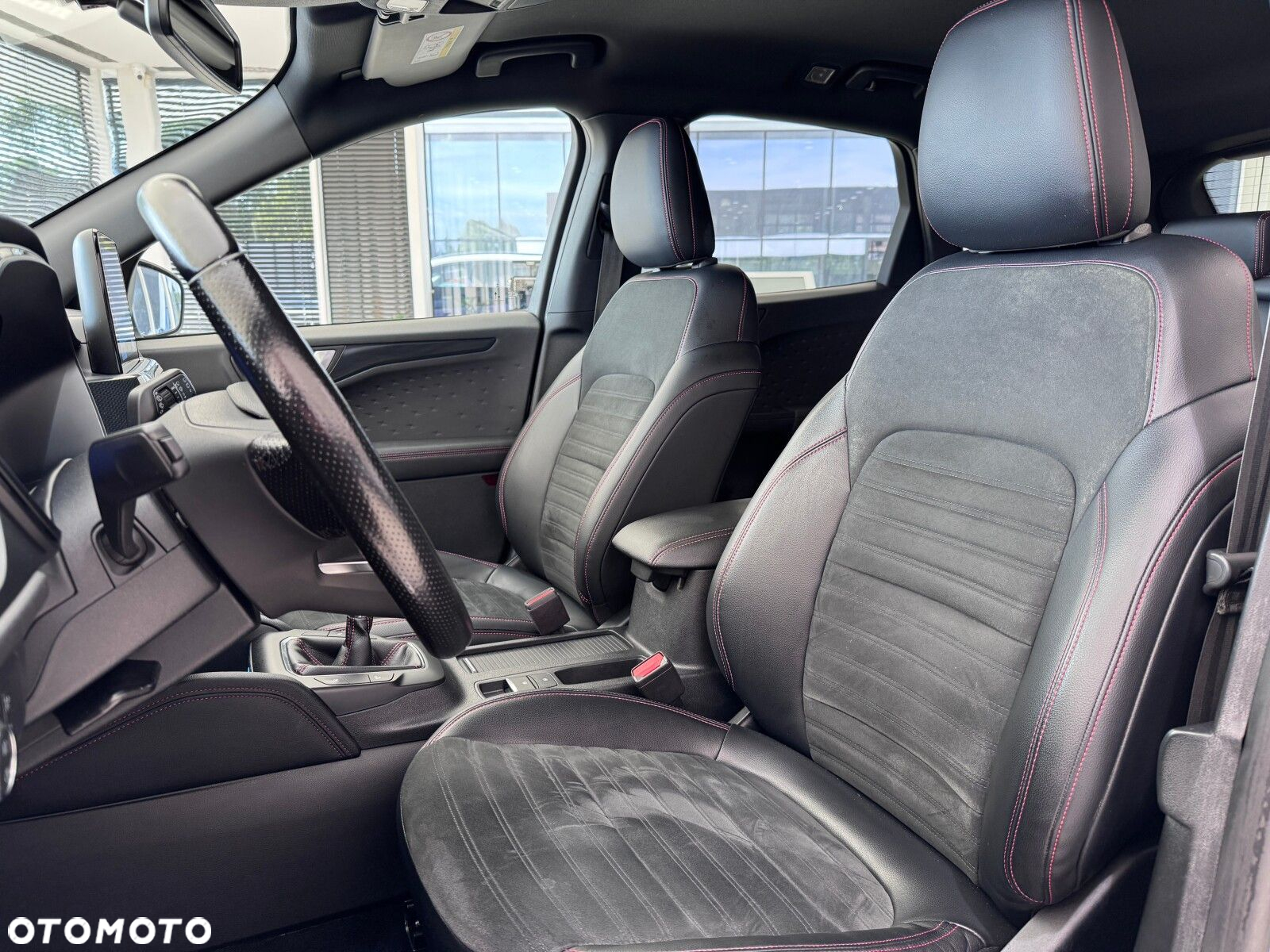 Ford Kuga 1.5 EcoBoost FWD ST-Line X - 10