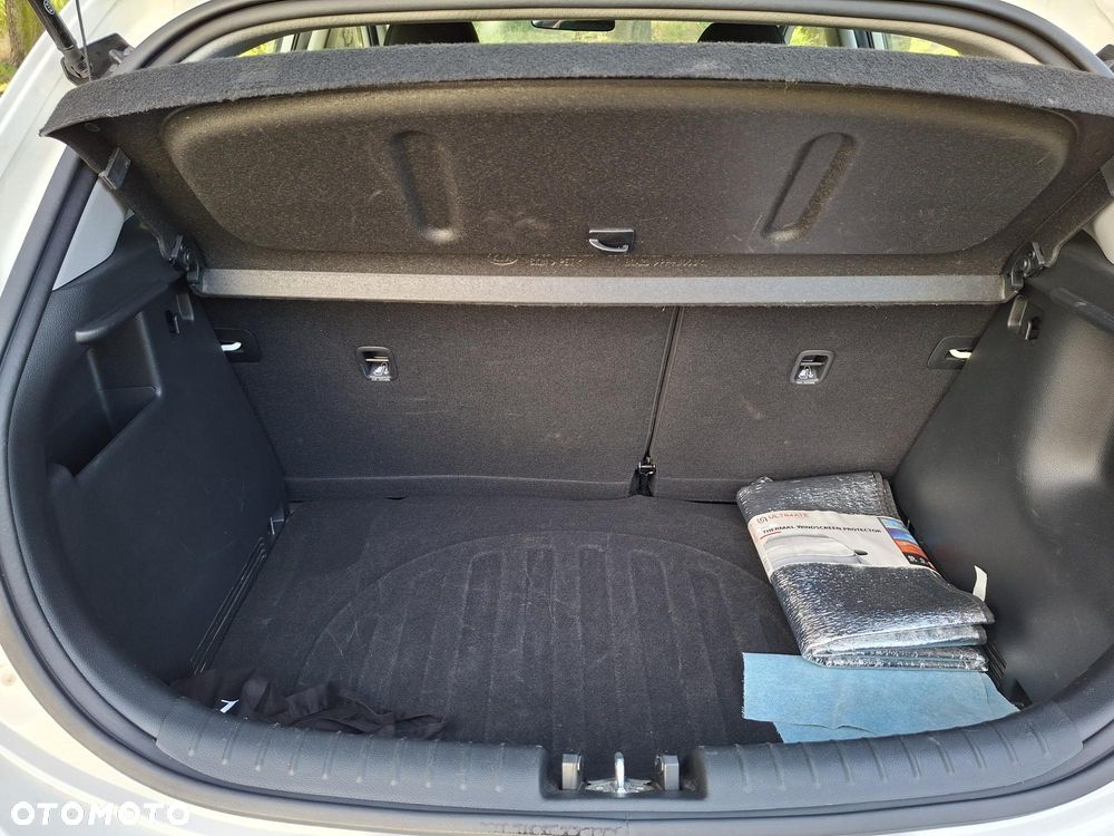 Kia Rio 1.2 M - 10