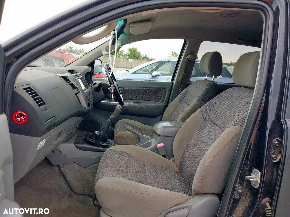 Dezmembrez Toyota hilux  2.5 Diesel 144CP, 2005-2015 - 7