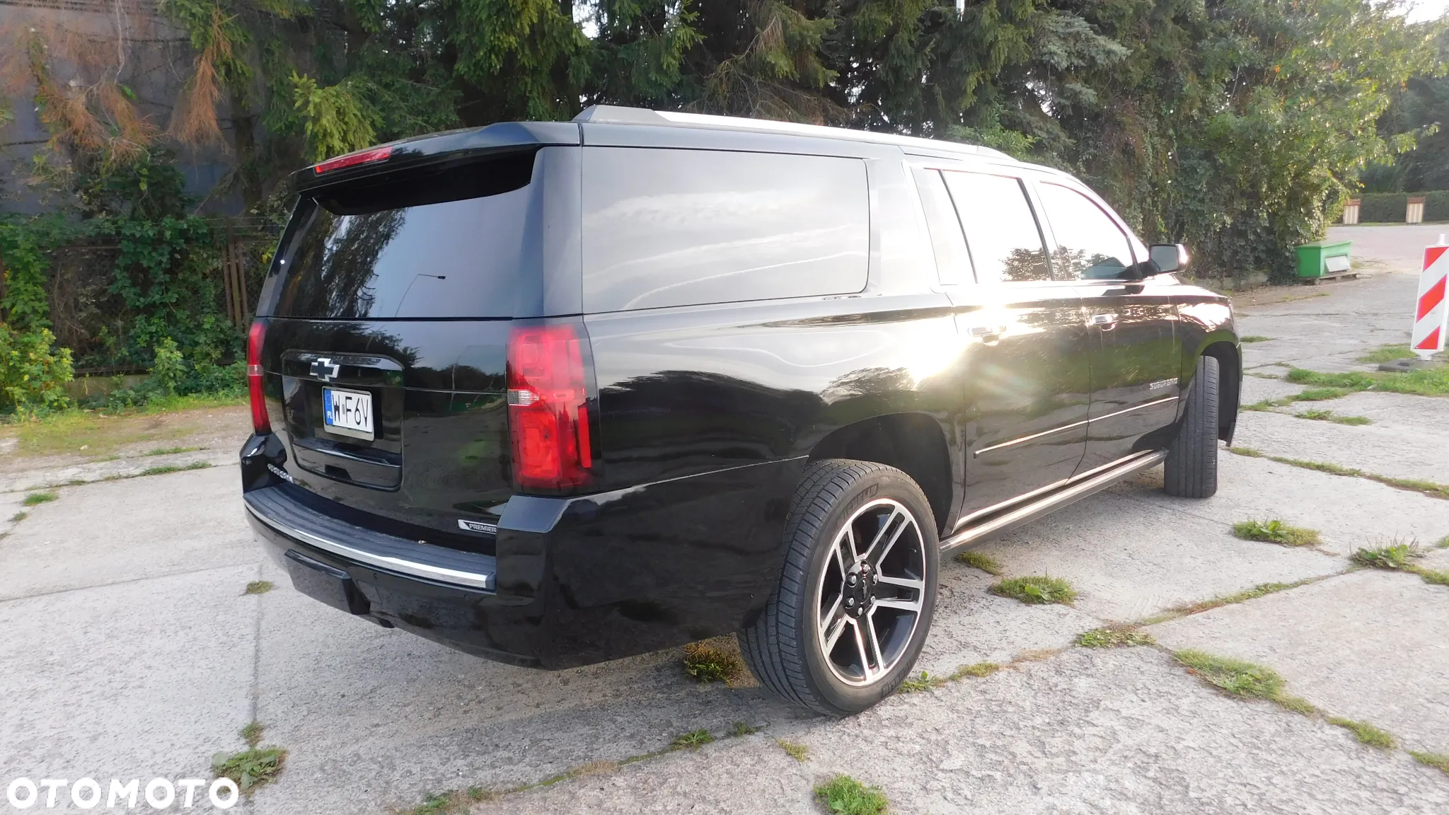 Chevrolet Suburban - 33