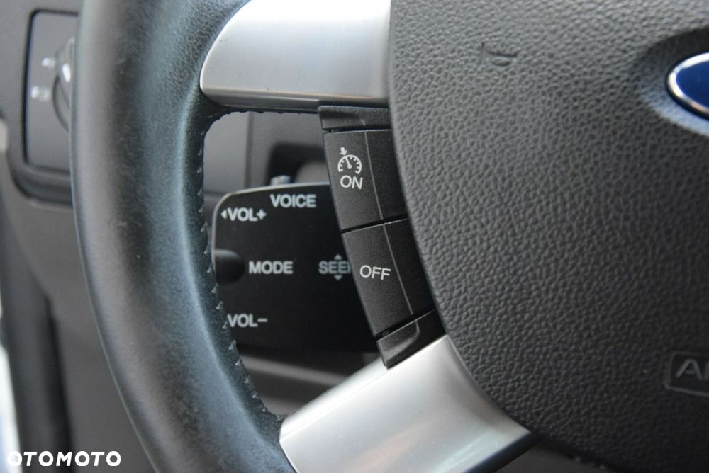 Ford Kuga 2.0 TDCi 4x4 Titanium - 25