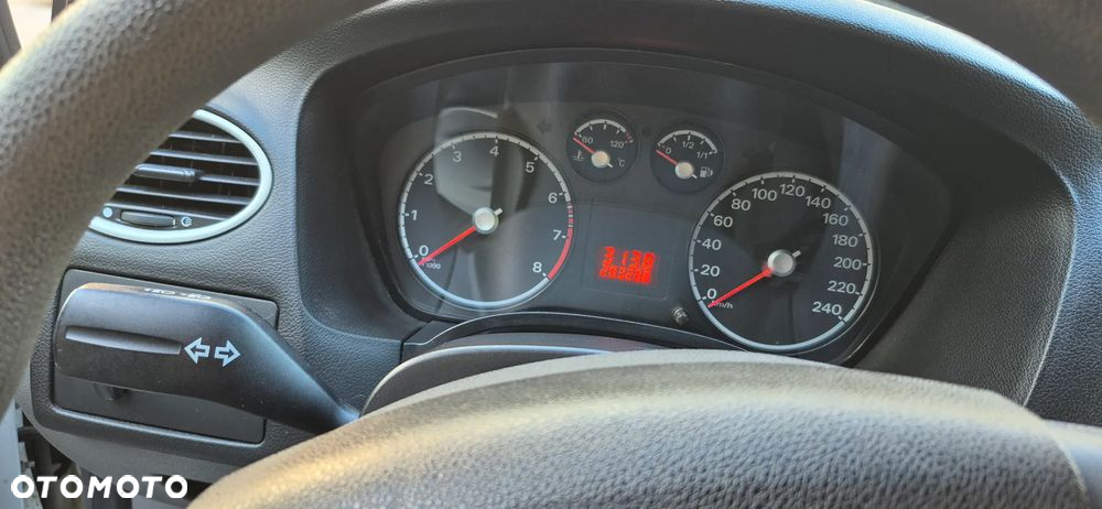 Ford Focus 1.6 Trend - 9
