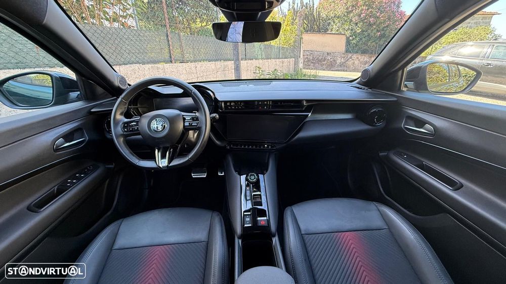 Alfa Romeo Junior 1.2 Speciale eDCT6 - 9
