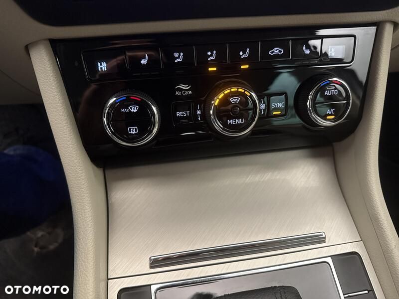 Skoda Superb 2.0 TSI Style DSG - 17