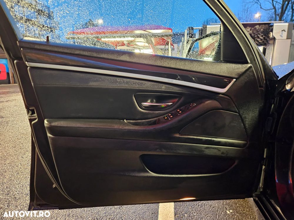 BMW Seria 5 518d Aut. - 31