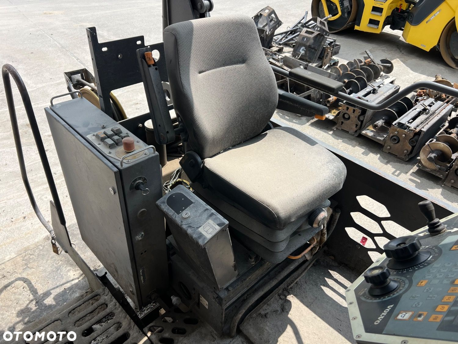 Volvo Abg P 7820 C - 12