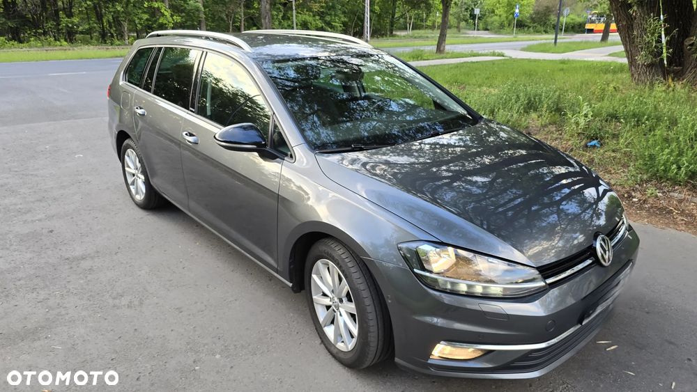 Volkswagen Golf - 6