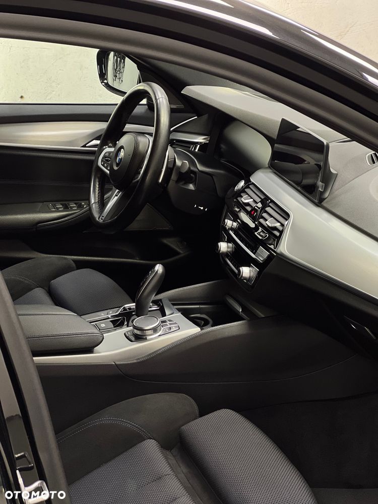BMW Seria 5 520d xDrive Business Edition - 11