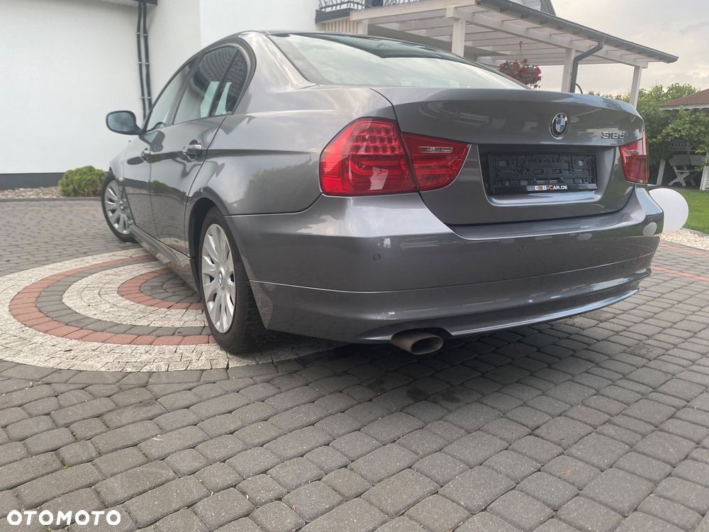 BMW Seria 3 318d Sport Line - 12