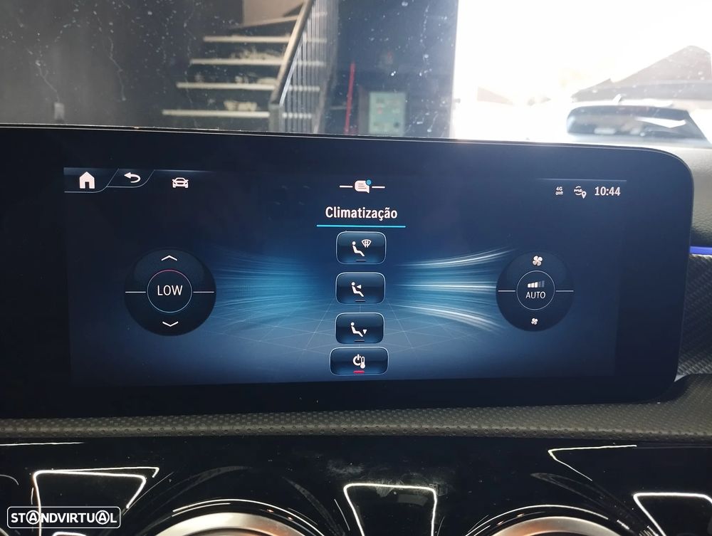 Mercedes-Benz A 200 Style Plus Aut. - 34