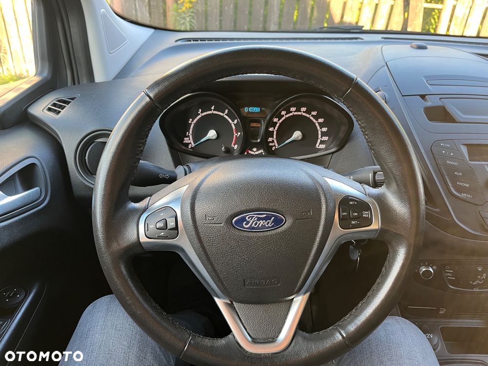 Ford Transit Courier - 10