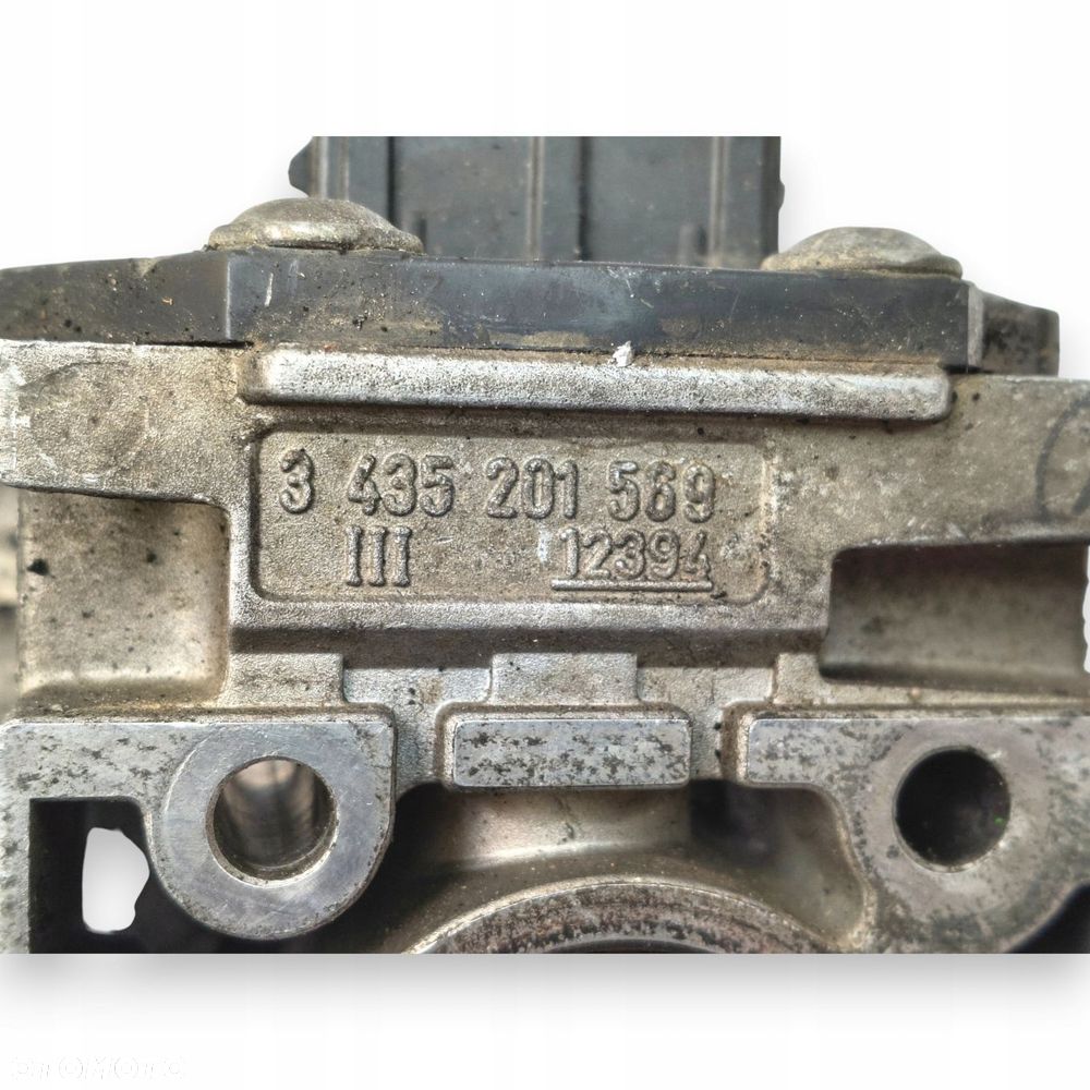 PRZEPUSTNICA VW Golf III Vento Passat 1.6 1.8 3435201589 Bosch - 10