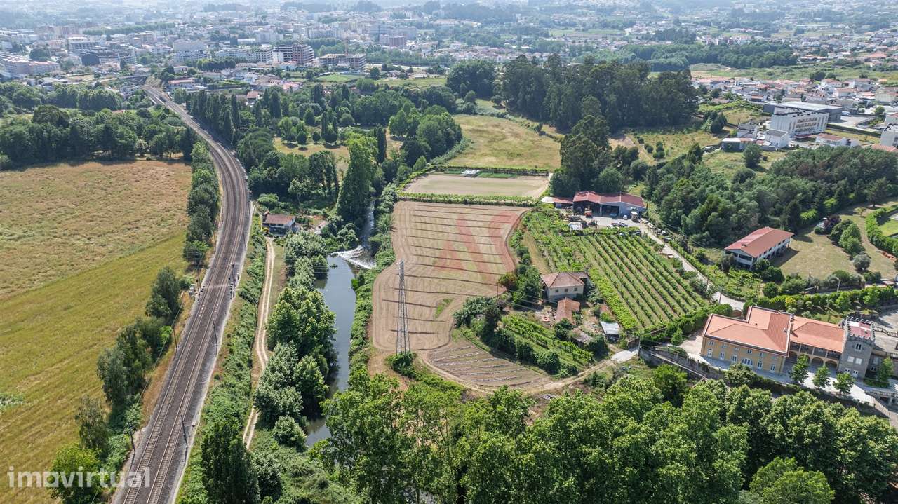 Quinta com acesso direto ao rio em Penafiel | 14.698 m² - Grande imagem: 4/13