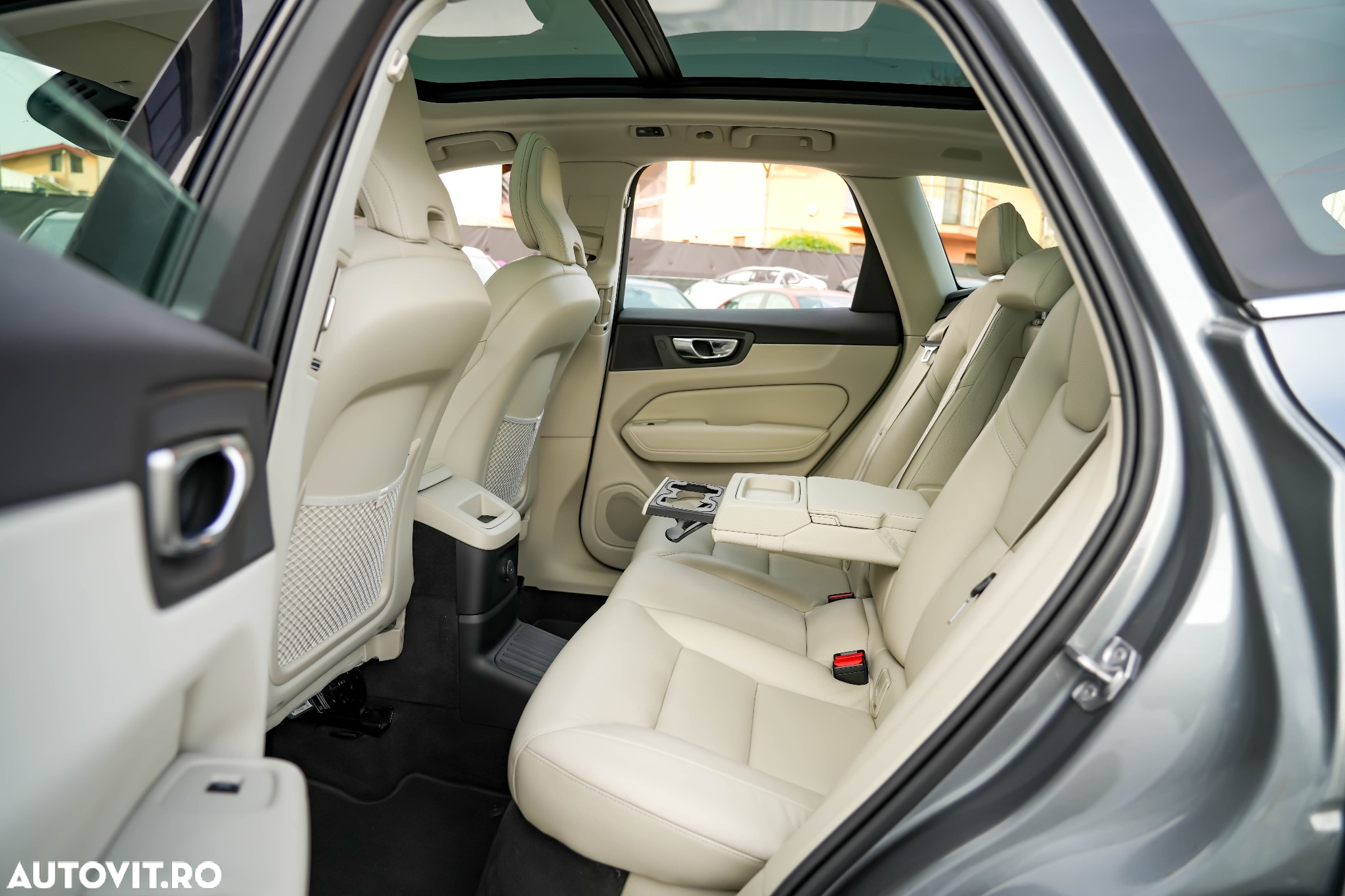 Volvo XC 60 T6 AWD Recharge Geartronic Inscription - 22