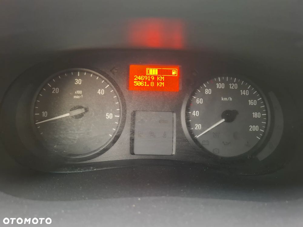 Opel Vivaro - 15