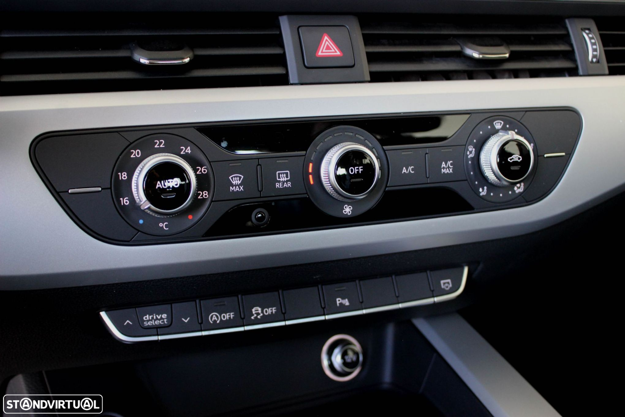 Audi A4 Avant 40 TDI S tronic - 30