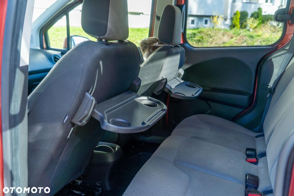 Ford Tourneo Courier 1.6 TDCi Titanium - 22