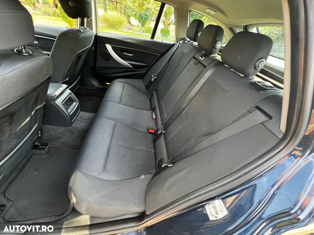 BMW Seria 3 320d DPF Touring - 28