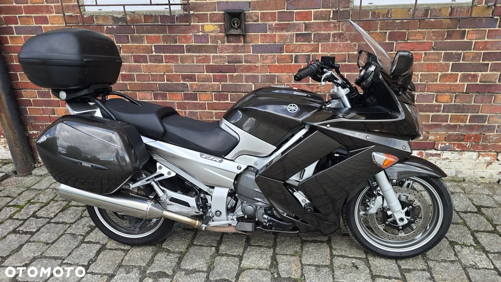 Yamaha FJR - 24