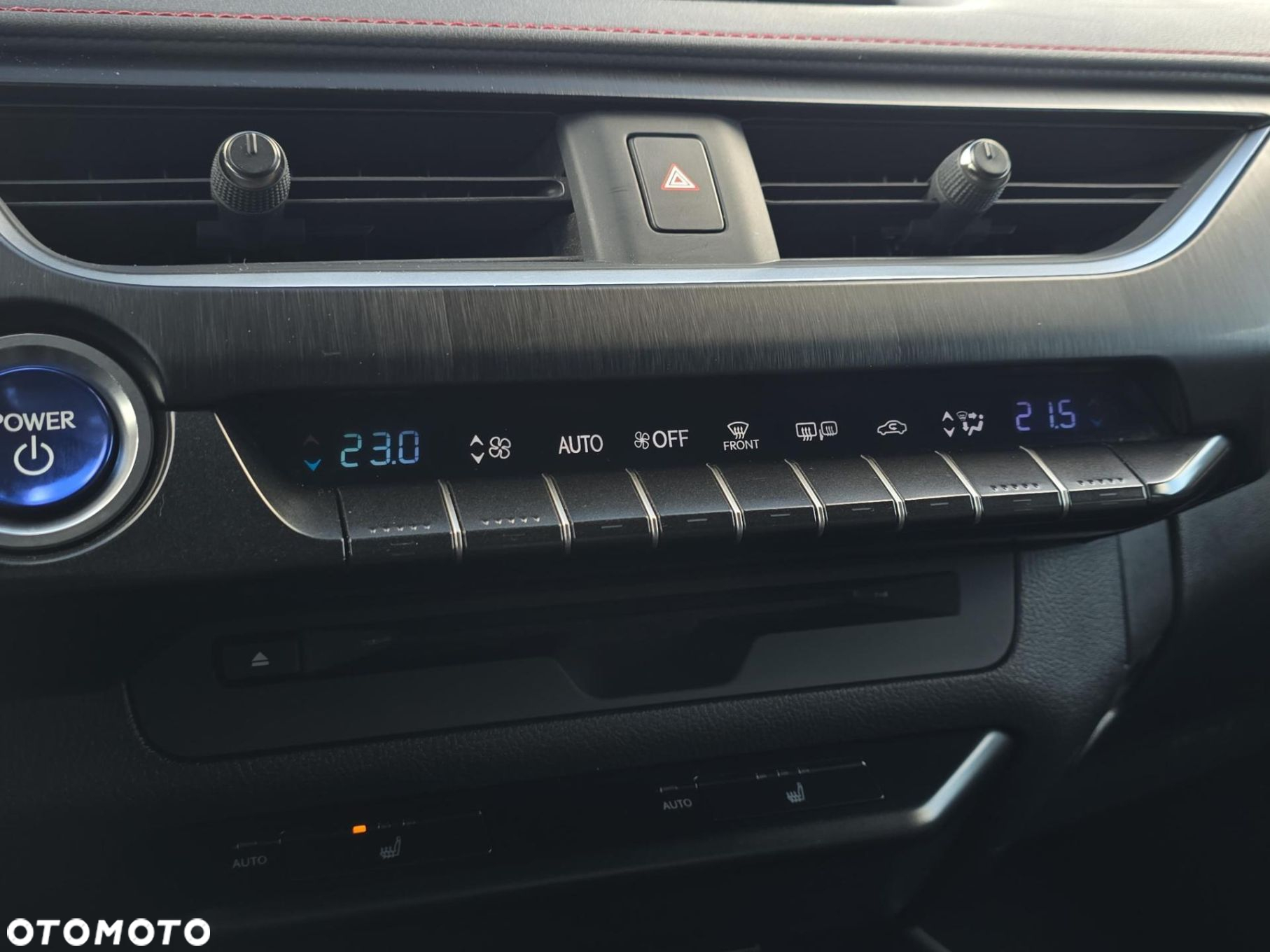 Lexus UX - 22