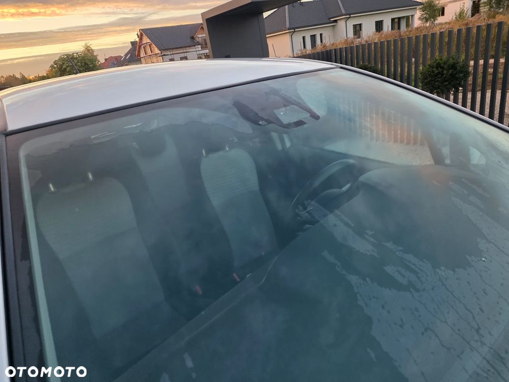 Toyota Yaris 1.5 - 27