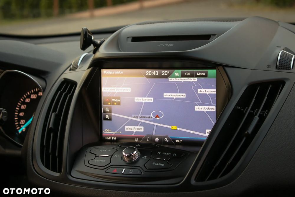 Ford Kuga 2.0 TDCi 2x4 Titanium - 19