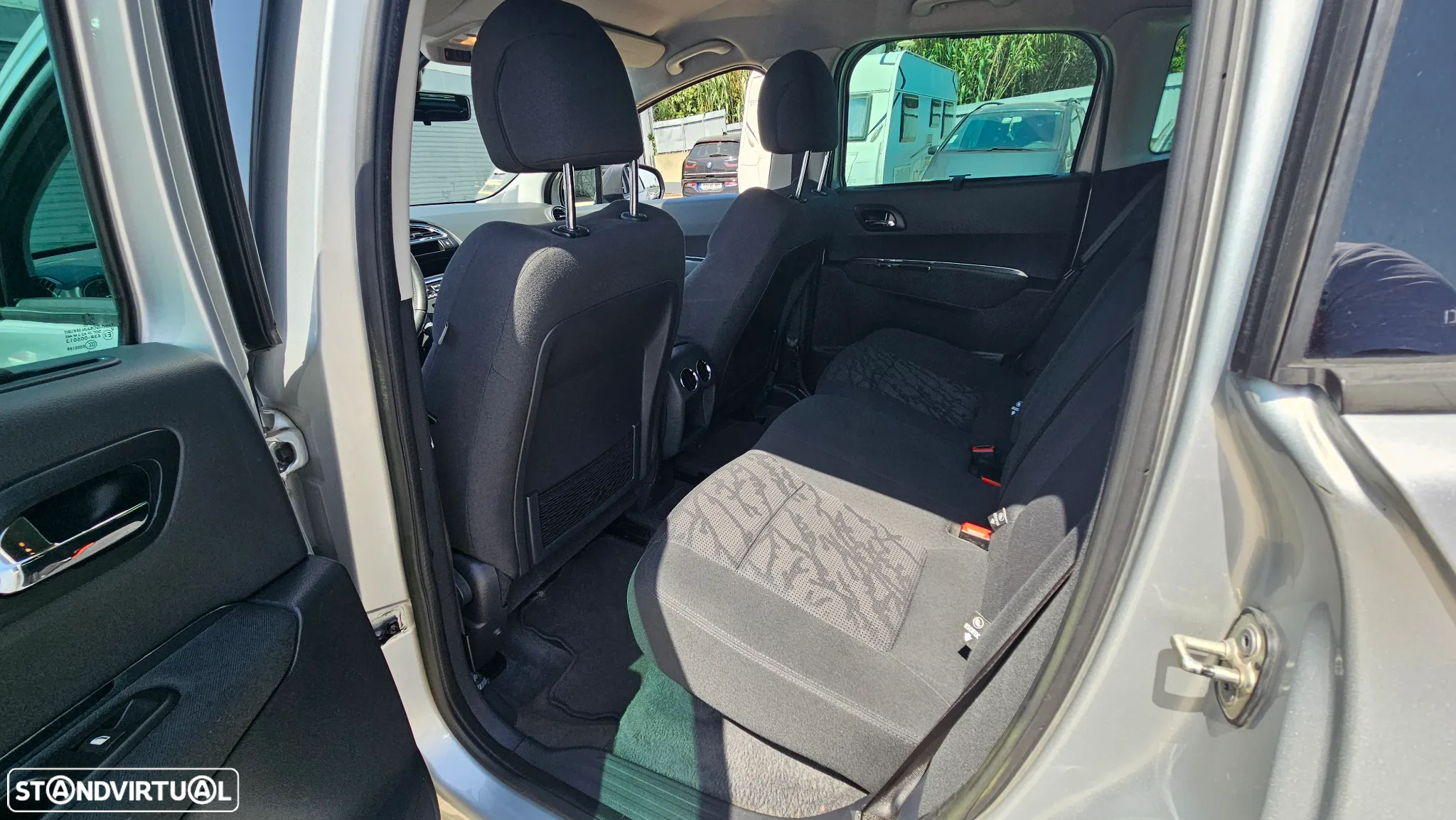 Peugeot 3008 1.6 HDi Executive CMP6 - 24