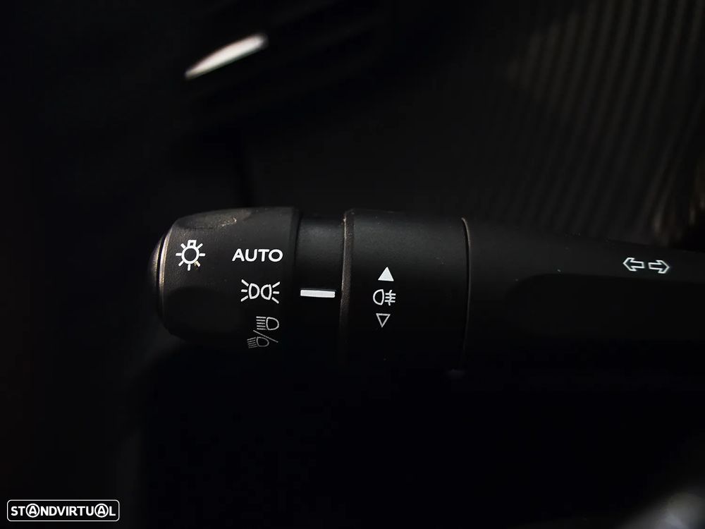 Peugeot 2008 1.2 PureTech Active Pack - 20