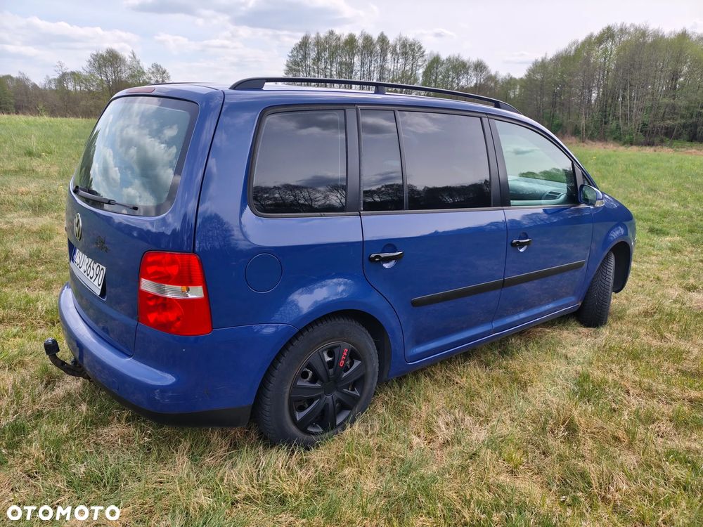 Volkswagen Touran 1.6 Basis - 6