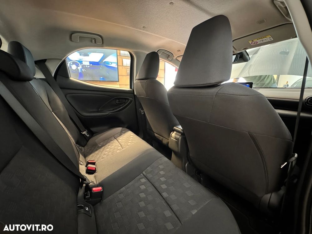 Toyota Yaris 1.5 VVT-i HSD Active - 25