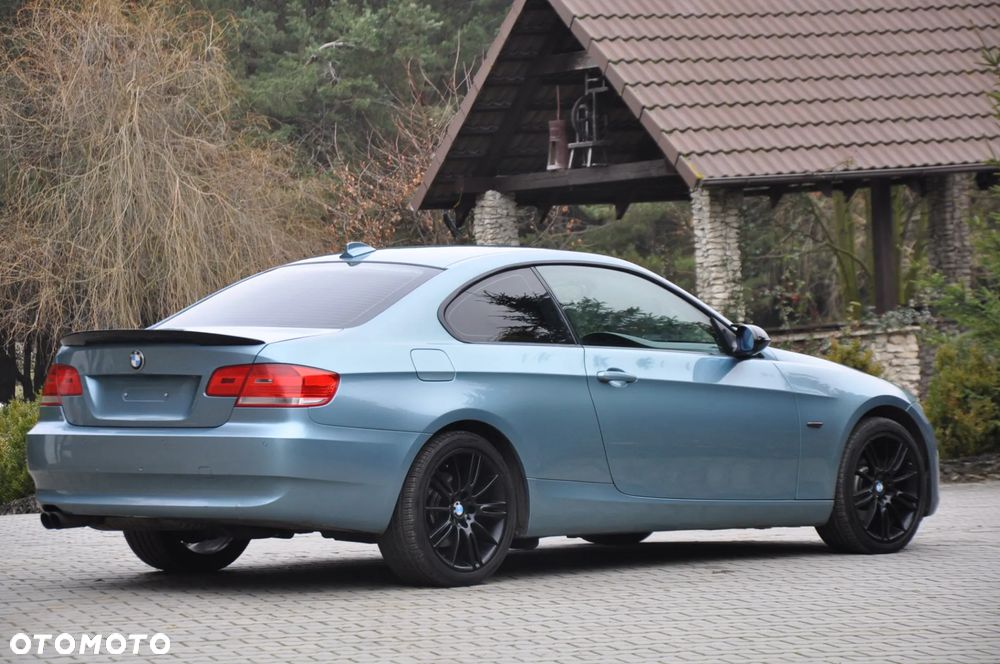 BMW Seria 3 325i xDrive - 7