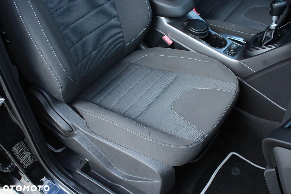 Ford Kuga 2.0 TDCi 2x4 Trend - 26