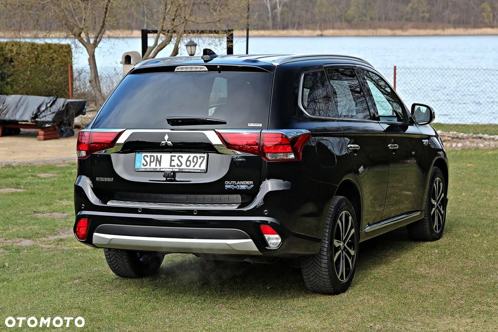 Mitsubishi Outlander - 3