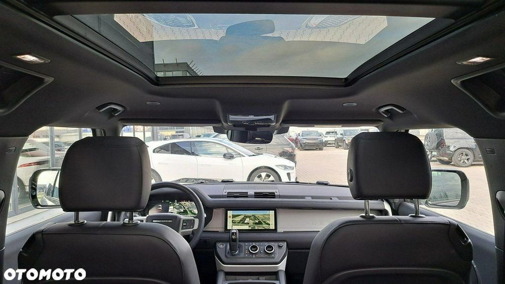 Land Rover Defender - 35