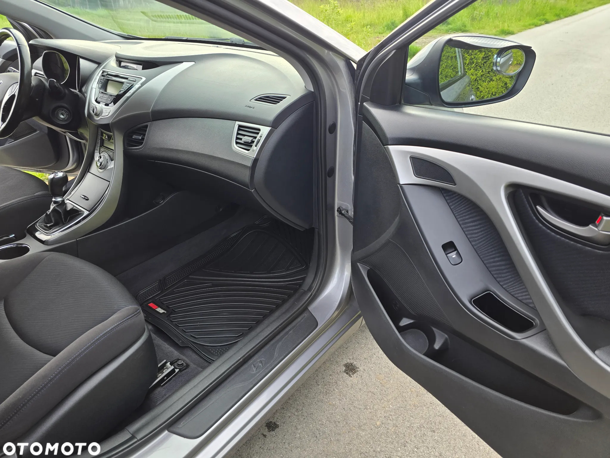 Hyundai Elantra 1.6 Comfort - 26