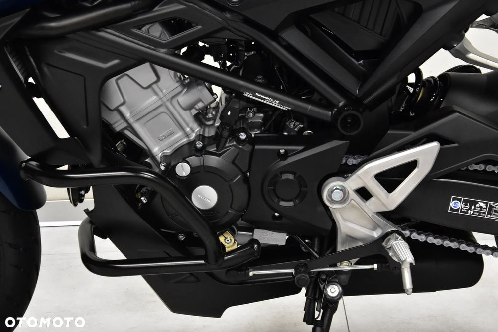 Honda CB - 23