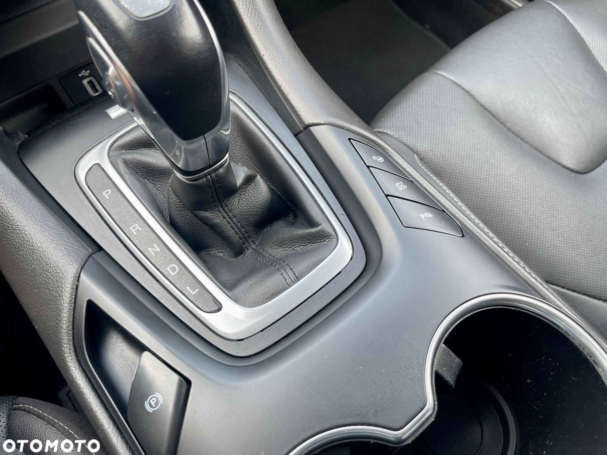 Ford Mondeo 2.0 Hybrid Titanium - 22