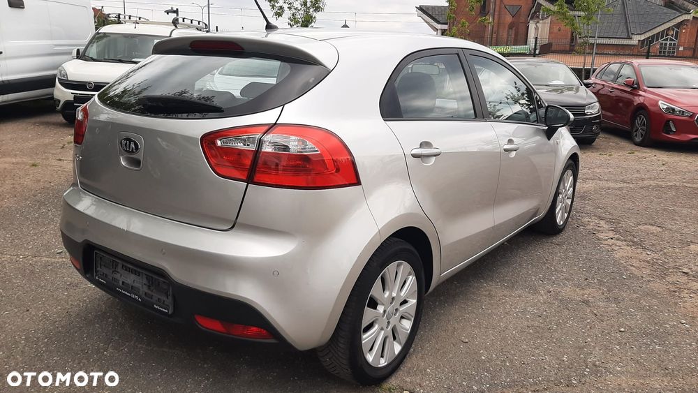 Kia Rio 1.2 Attract - 3