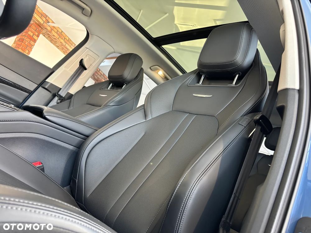 Hongqi HS3 - 12