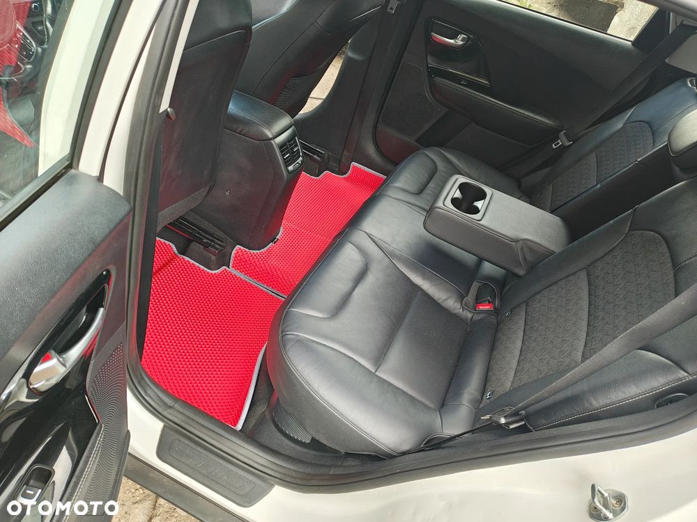 Kia Niro 1.6 GDI PHEV 2WD OPF Edition 7 - 23