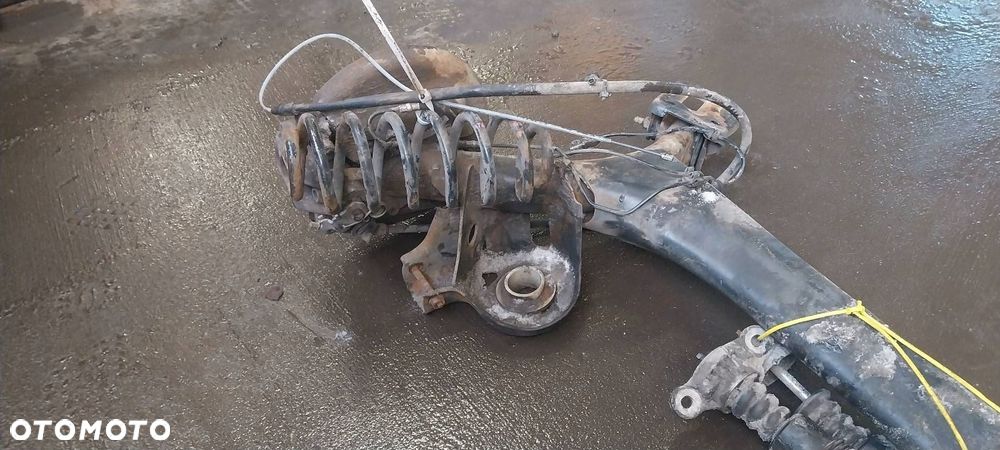 BELKA OŚ ZAWIESZENIA TYŁ TARCZE Z ABS PEUGEOT 308 I SW KOMBI 1.6 HDI - 4