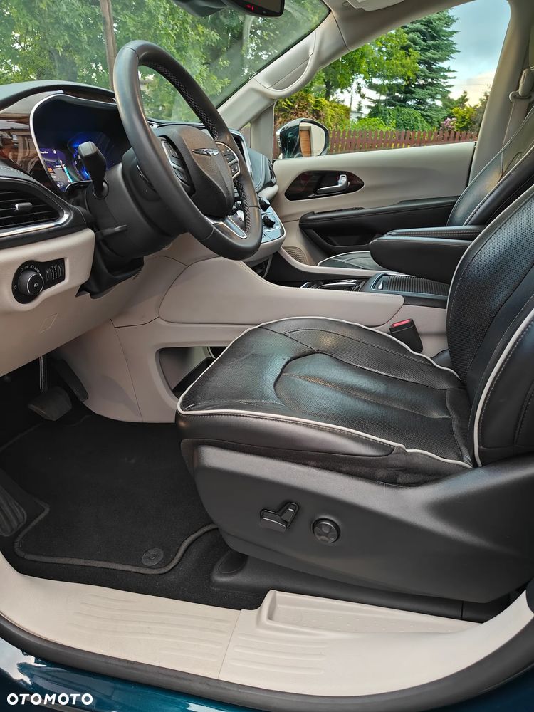 Chrysler Pacifica - 10