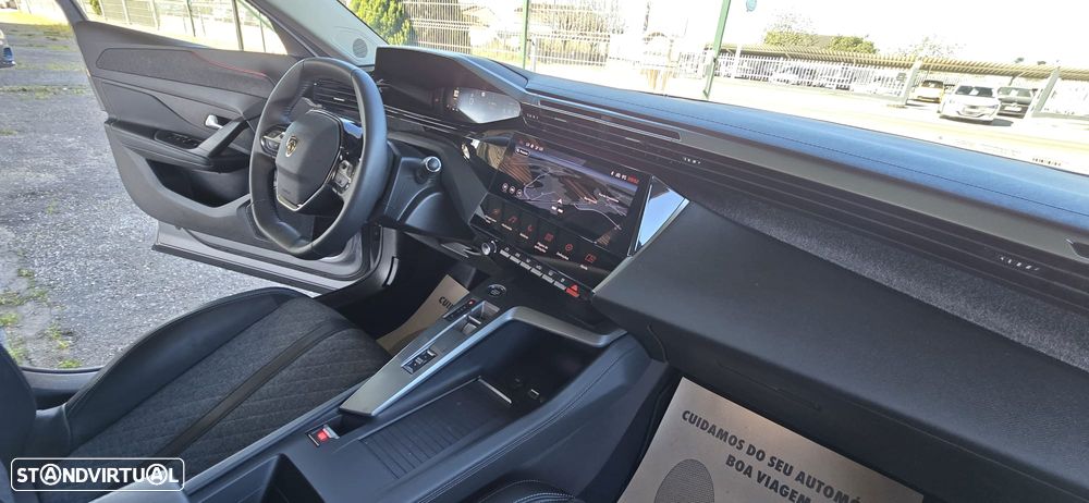 Peugeot 408 1.2 PureTech Allure Pack EAT8 - 32