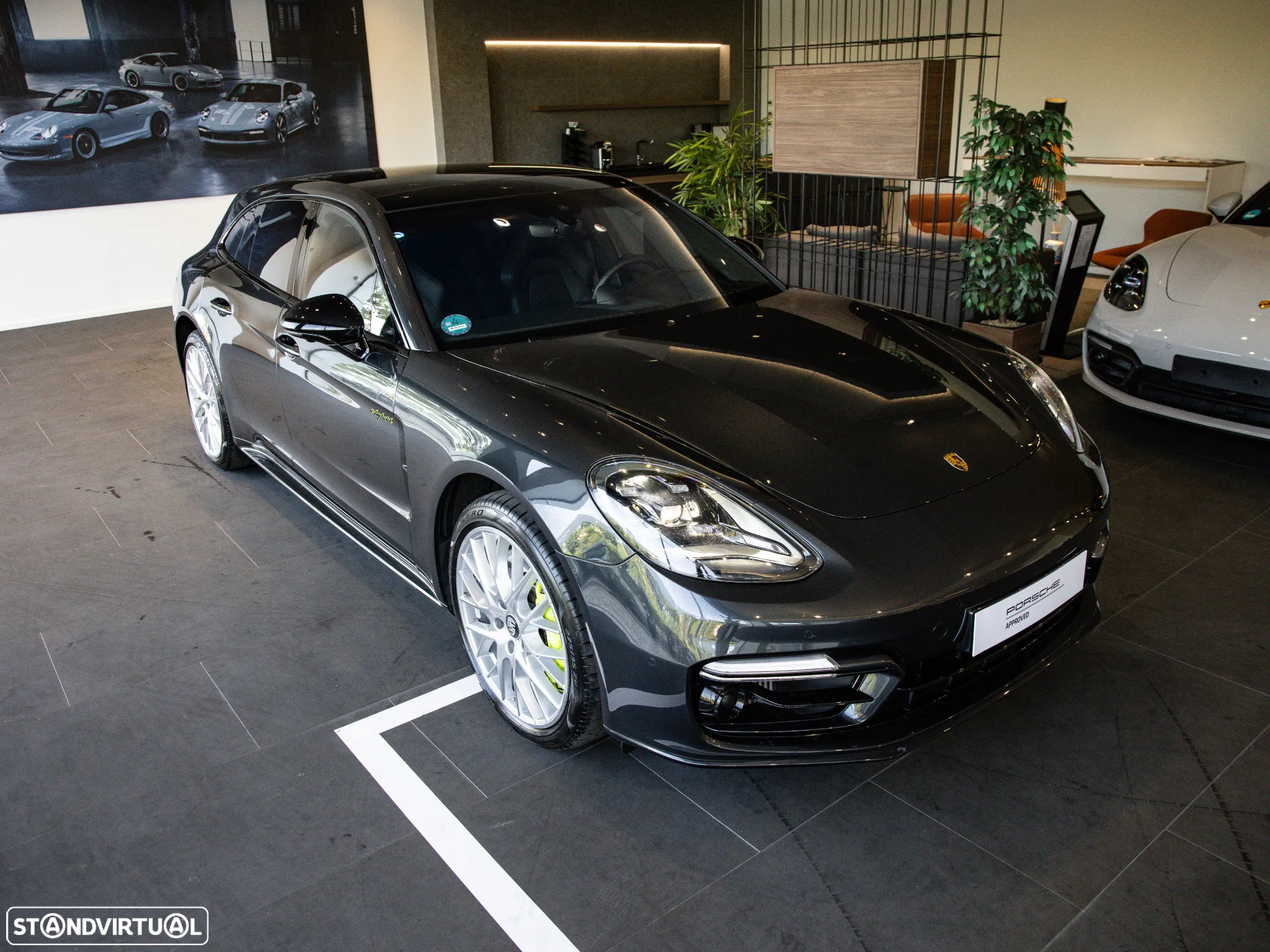 Porsche Panamera Sport Turismo 4S E-Hybrid - 8