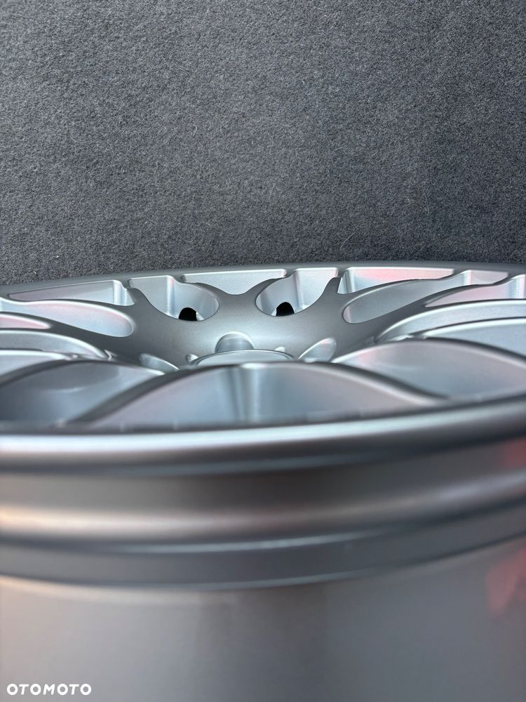 Srebrne Felgi do BMW w dwóch szerokościach 19 5x120 3 F30 F32 F36 alufelgi F10 Z3 Z4 E46 X1 X3 E83 E90 F34 GT F01 F12 F20 F22 E87 E81 M pakiet - 10