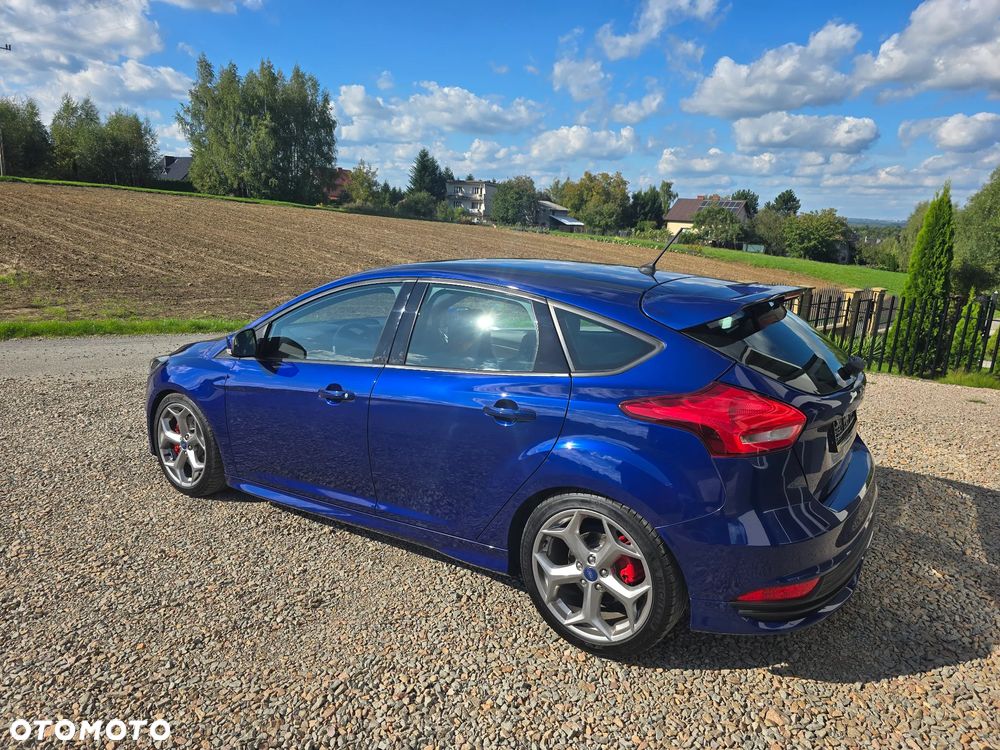 Ford Focus 2.0 EcoBoost ST mit Leder-Exclusiv-Paket - 19